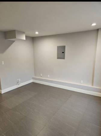 Newer Split Level In-law Private Entry  Near Westlake Shopping Center 1