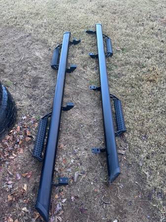 Toyota tundra step bars 1