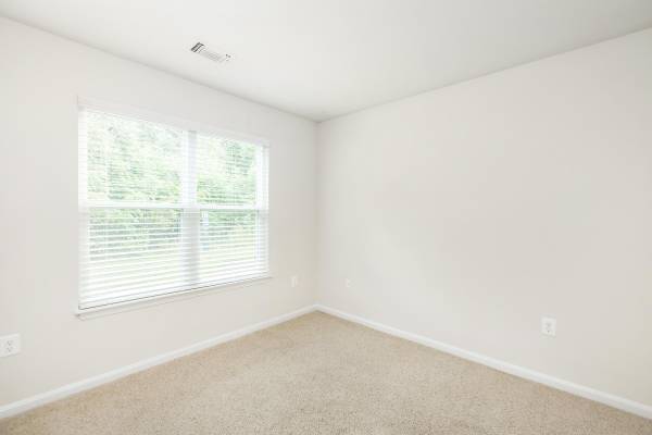 $2,301 / 2br - 1001ft2 - 2/bd 2/ba, Beautiful Landscaping, Washer and Dryer in Home (20300 River Ridge Terrace, Ashburn, VA)63856988345089123