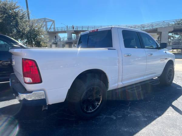 2018 RAM SLT 4X2 CREW - Photo 4