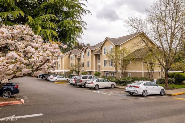 $1,690 / 1br - 804ft2 - Carwash, Gated Community, Smoke Free, Garbage Disposals64031311214338120