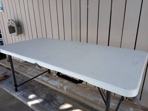 Table folding/adjustable 1