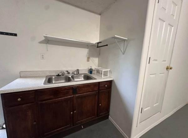 $1,400 Studio (Fallbrook)63657108422017122