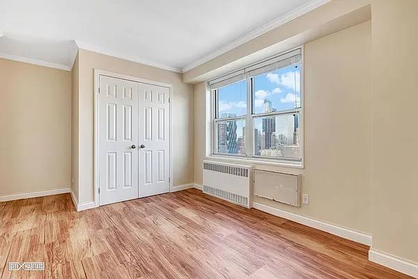 $6,200 / 4br - Least Expensive Jr 4 bedroom 1.5 bath option in midtown west!!! (New York)63809093594371122