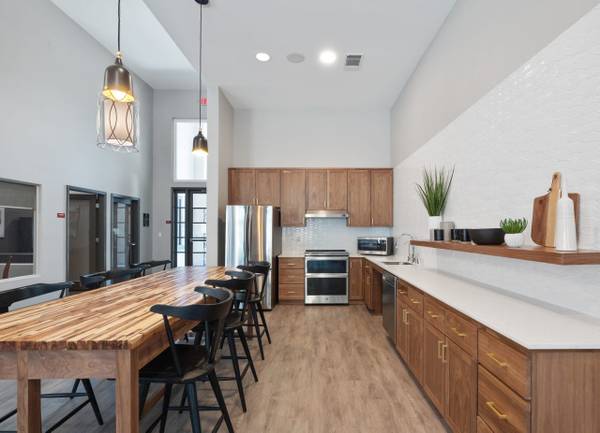 $1,415 / 2br - Basketball Court, Vaulted Ceilings, Pool (4050 Gardella Ave, Reno, NV)63992633881602120