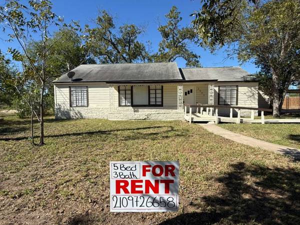 1 Stunning 5 Bed, 3 Bath Single Family Home in San Antonio | $2300/mo 1