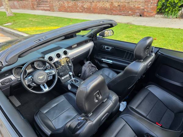 2020 Ford Mustang Prime, equipado, excelente, pocos kilómetros, descapotable - $20,990 (Playa Del Rey)63469624980867122