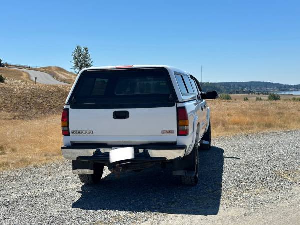 2005 Gmc sierra 2500hd crew cab 4x4 100k millas - $9,950 (Lakewood)63617898567555124