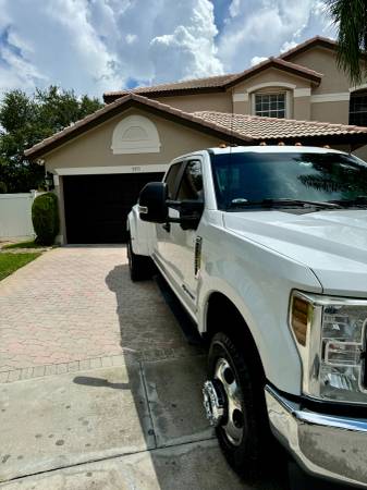 2019 F350 DRW with the 6.7L STX 4x4 - $29,800 (Columbia)63470581228033123