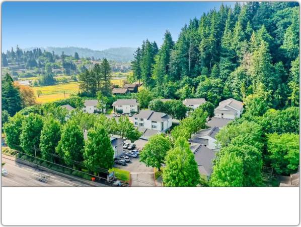 $1,575 / 2br - 985ft2 - A world of style: Exceptional 2 BR, 985 Sq Ft spaces! (Gresham - 12-Minute Drive to Blue Lake Regional Park)63831396341633120