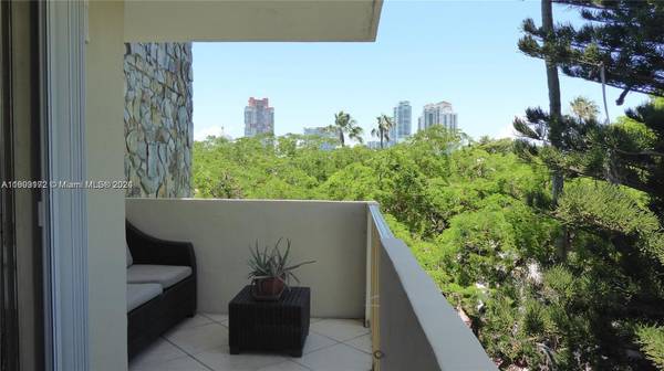 $260,000 / 1br - Spacious corner 1Bed unit with an open balcony in South Beach (Miami Beach)64049275019523121