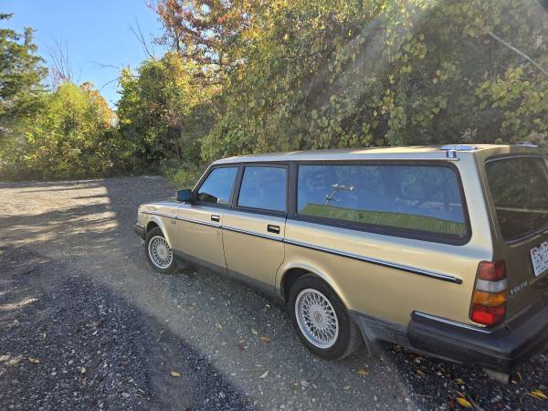 1988 Volvo 240 - $6.800 (Columbia)63470259310339121