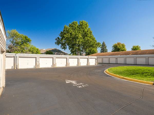 $1,285 / 1br - 784ft2 - Your Pup Will Thank You — Take a Walk to our Wag-Worthy Community! (5700 73rd Avenue North, Brooklyn Park, MN)63666897851137121