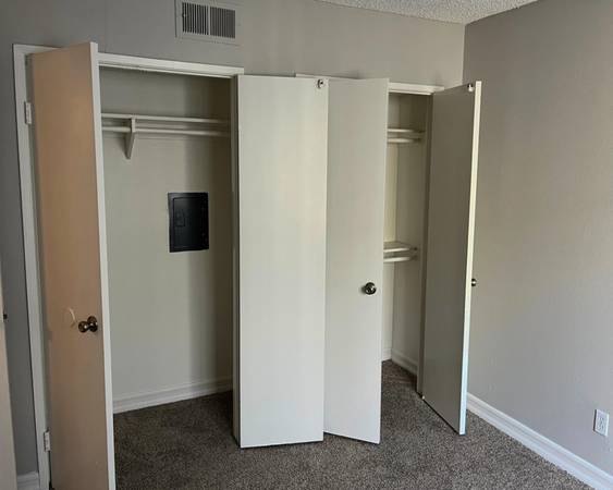 $2,050 / 1br - Cómodo apartamento de 1 habitación + piso de vinilo actualizado + Kennedy Skate Park (Avenida Peach / El Cajon)63878474643587122