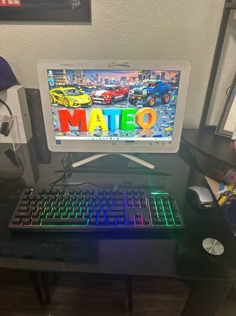 Hp Computer with LED keyboard 1