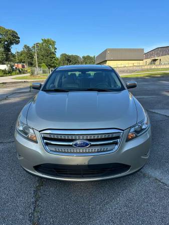 2011 FORD TAURUS   4000$  UN SOLO DUEÑO - $4,000 (Atlanta)63621001791233120