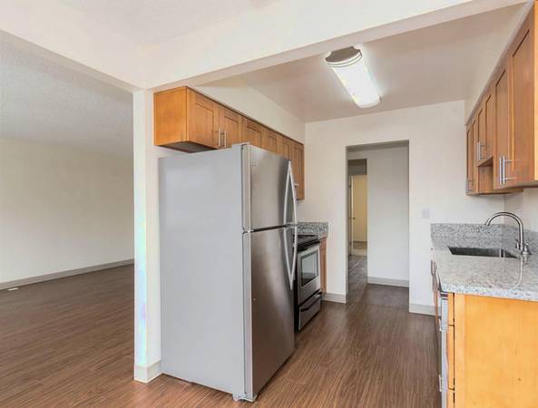 $1,700 / 2br - Portland Secluded 2 Bed Apt + Outside Storage, On-Site Maintenance (Gresham)63956353161091123