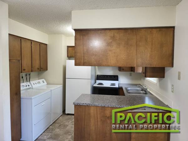 $1,245 / 2br - 1000ft2 - 167 Lincoln St (Ashland)63654692922753123