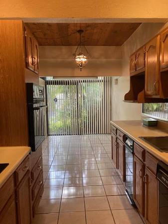 $575,000 / 3br - KendallTown Townhouse ~ OPEN HOUSE Thurs. Aug. 14th  1:00 pm - 4:00 pm (Kendall)63379543078787124
