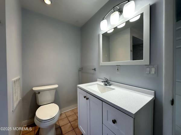$2,700 / 2br - Encantador departamento de 2 habitaciones en Keyport (Keyport)63676291303427122