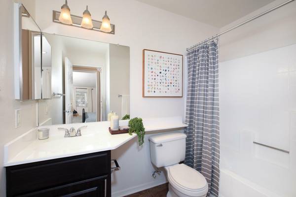 Online Payments Available, Garages, Ceiling Fans 1