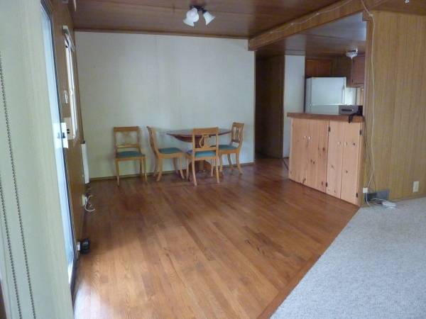 $1,300 / 2br - 940ft2 - HOUSE IN QUIET NEIGHBORHOOD (Bothell)63944822037891121