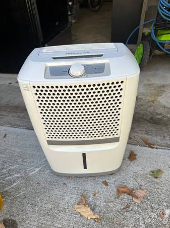 Frigidaire Dehumidifier 1