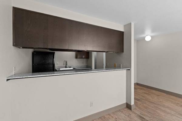 Barbecue Areas, Laundry Facilities, Air Conditioner 1