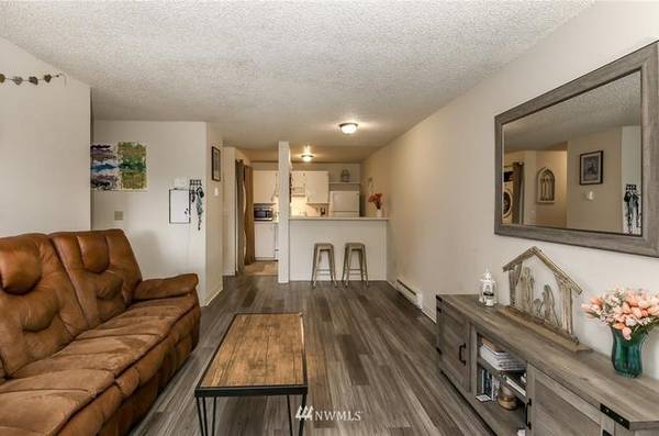 $1,300 / 1br - 598ft2 - Adorable 1 story 1 bedroom/1 bath condo in a great area - Federal Way (Federal Way)63891324916737123
