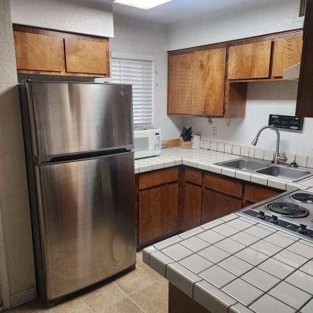 $1,395 / 1br - 680ft2 - B-9  Unit  $1395 Furnished 1 Bedroom 1 Bath Condo w/single car garage (Lake Havasu City)64038880529795122