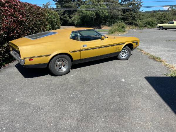 72. Mustang fastback. - $7,000 (Fortuna Blvd)63470787247233122