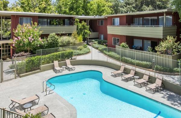 $4,395 / 2br - 1114ft2 - Luxury Bay Tree Apartments with Mountain Views in Los Gatos (los gatos)63880134184449124