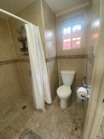 $775 / 1br - 600ft2 - House Efficiency Apartment-Exec Housing (Heights Area)63662018760705123