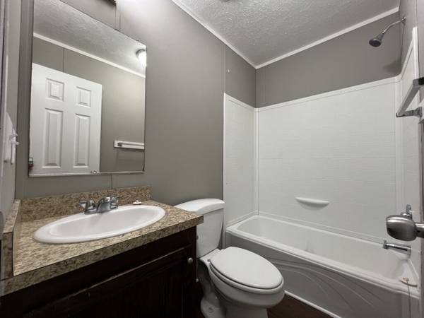 $1,379 / 3br - Fall Into Savings: 3BR/2BA Homes with Huge Move-In Specials! (Autumn Forest)64027441148673121