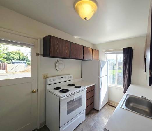 $1,625 / 2br - Cute 2 Bedroom Duplex in Cherry Manor! (1240Da) (Wenatchee)63808971182849121