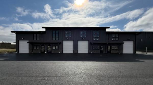 $5,152 / 4480ft2 - 4480' New Construction flex space for lease (Medford)64192592670338122
