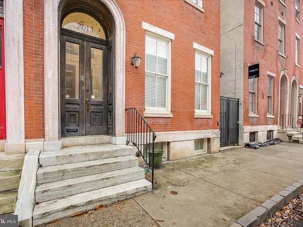 $555 / 1br - ***Updated 1BR/1BA Townhome with Breakfast Nook*** (Philadelphia)64024499661569120
