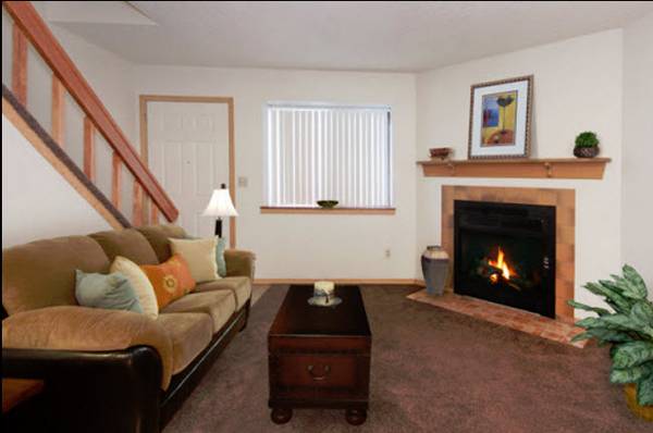 $1,399 / 2hab - 985ft2 - 2 HD 1.5 BA Townhome Disponible para Mudanza Inmediata (Colorado Springs)63658179685507124