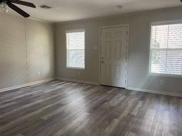 $975.00 / 1br - 600ft2 - Walk to School..  1BR - Brand spankin’ NEW63857515850883123