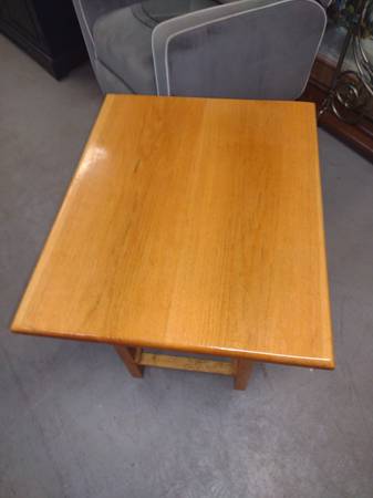 Beautiful wood table 1