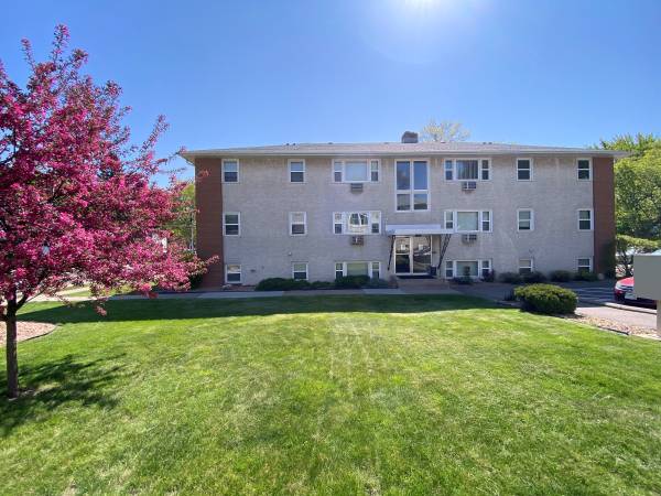 $955 / 1br - 650ft2 - Annapolis One bedroom/Great location-Available for December (WEST ST PAUL)63990232218243121