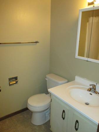 $665 Efficiency Apartment West End Dubuque (Dubuque)63800890160131124