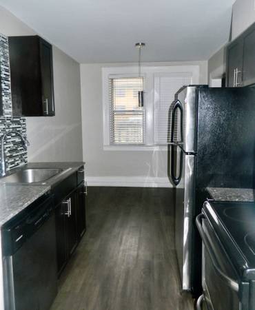 $1,275 / 1br - 650ft2 - Located in , New Cabinetry, 1 bedroom64013364724098121