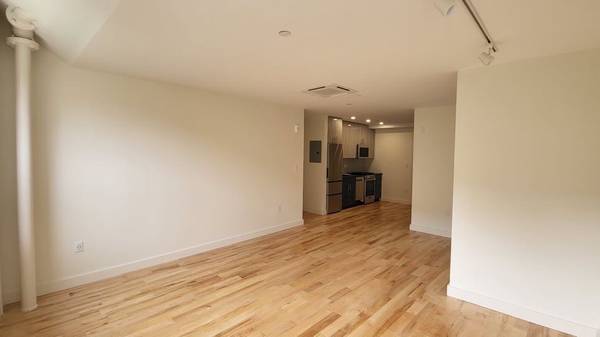 $3,400 / 1br - 600ft2 - Modern Roxbury 1 Bed For $3,400 AVAIL 11/1/25 NO FEE (Roxbury)64186292782595120