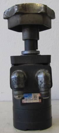 Tennant Side Brush Hydraulic Motor 1068812 with Hub for M20 Scrubber 1