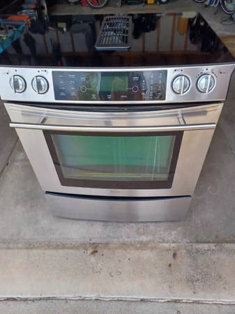 jenn air model Downdraft electric range JES9900BAS 1