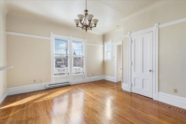 $1,995 / 1br - 2061 Central Ave #6 - 1 bedroom | 1 bath | Upper unit (alameda)63880014244611122