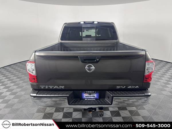 2017 Nissan Titan - - $22,999 (2017 Nissan Titan Bill Robertson Nissan)63470423582849124