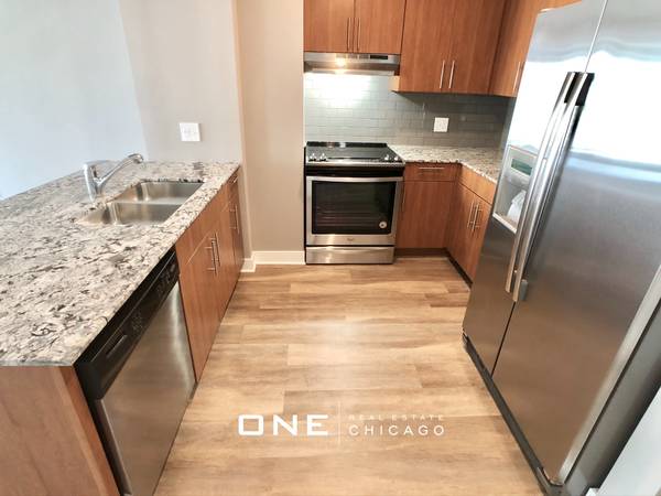 $3,545 / 2br - Ideal Location - River North - Large Modern 2 Bedroom 2 Bathroom (River North)64041644318465120