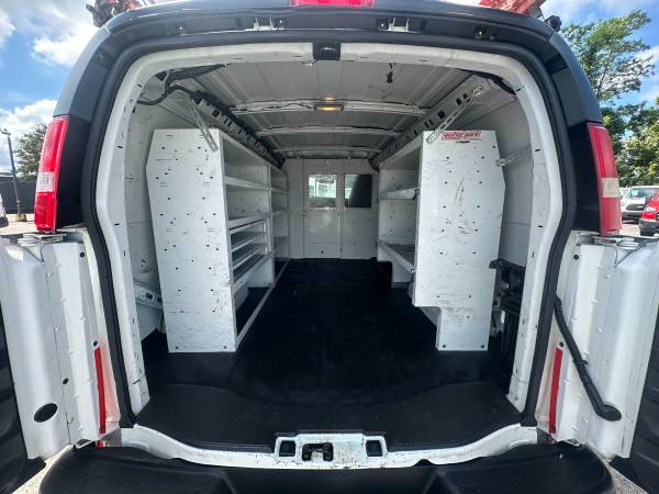 2014 CHEVROLET EXPRESS 3500 CARGO VAN 6.0L V8 RACKS & BINS LADDER RACK - $12,900 (MURFREESBORO)63470754501249124